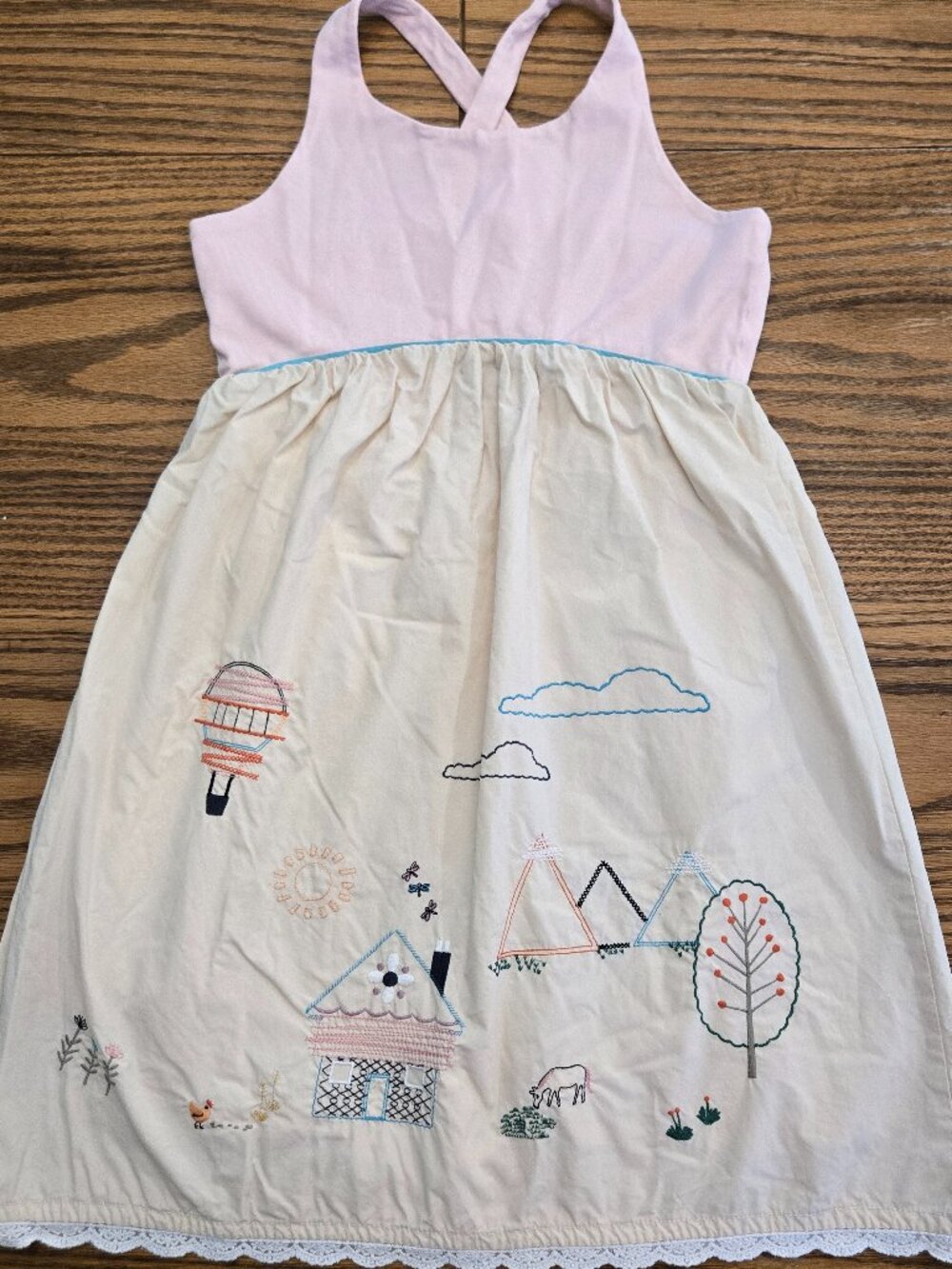 Hanna Andersson Storytelling Dress.  Size 130 / 8.  House Trees Animals Balloon.